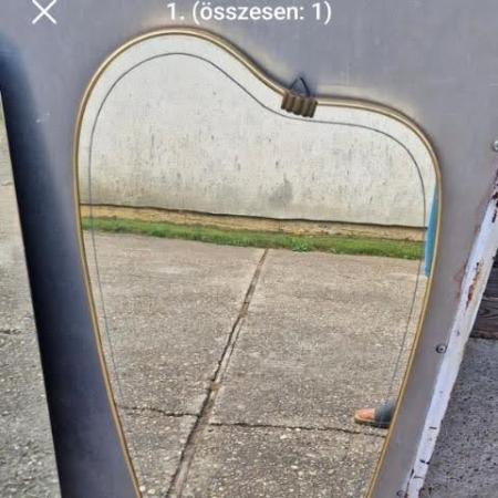Asszimeteikus Tükör